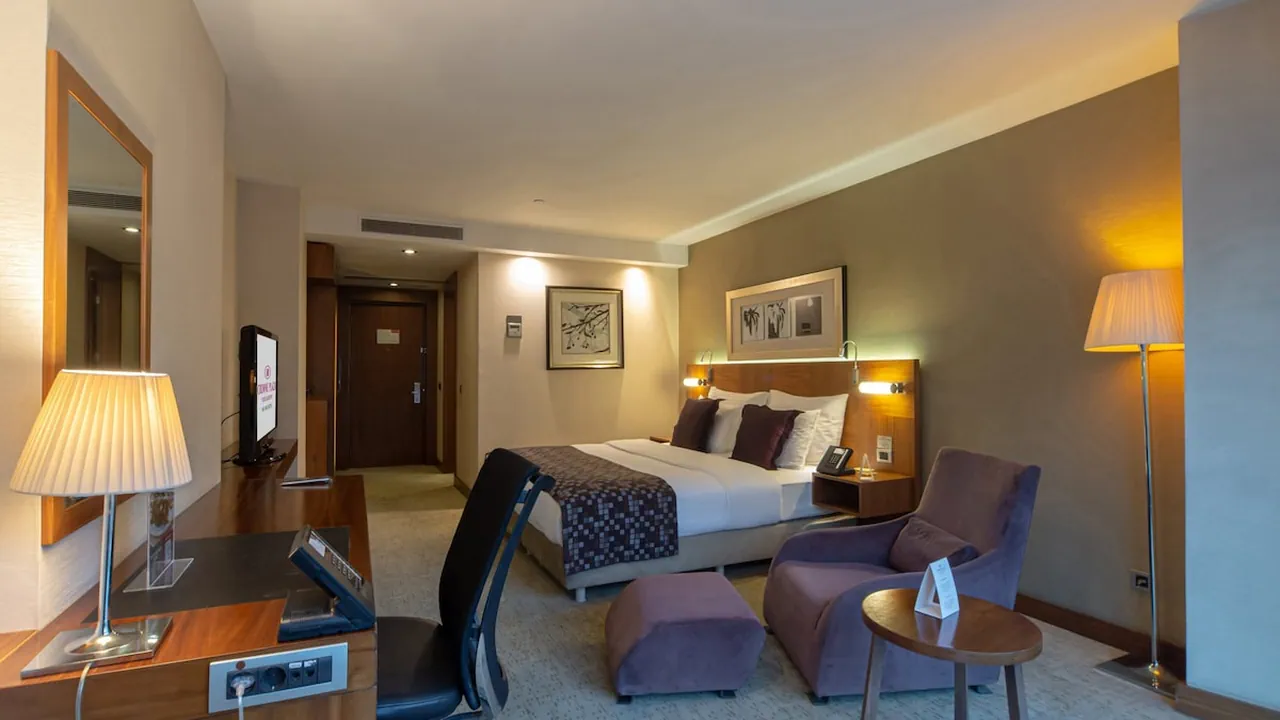 الفندق كراون بلازا حربيه - إسطبول